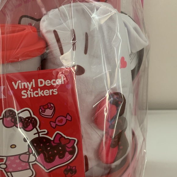 Valentine's Day Hello Kitty Gift Set. Brand New. - Picture 3 of 8